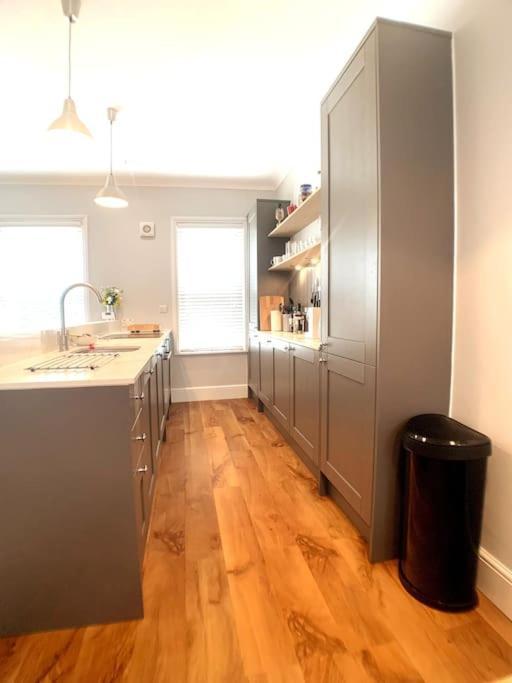 A Beautiful And Stylish 2 Bed Flat Close To Beach Bournemouth Exterior foto
